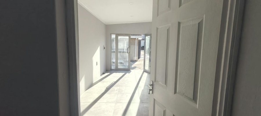 To Let Commercial Property for Rent in Newton Park Eastern Cape